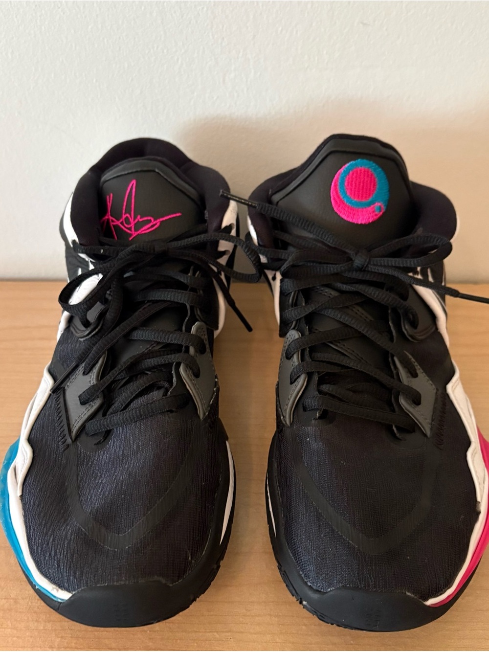 Nike Kyrie Infinity 8 Men’s Size 9.5 South Beach Athletic Basketball Shoes
